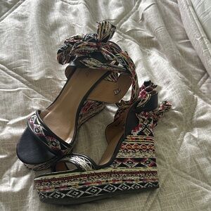 BAMBOO TIE ANKLE AZTEC WEDGES SZ 8